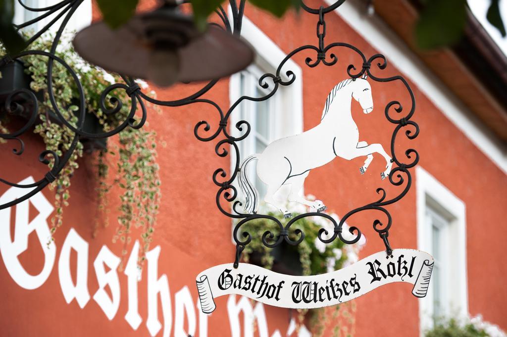 Gasthof Weißes Rössl Mühldorf Exterior foto